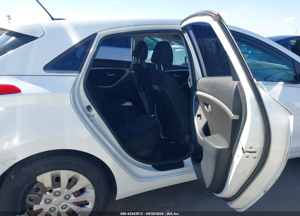2016 HYUNDAI ELANTRA GT VIN: KMHD35LH3GU303747