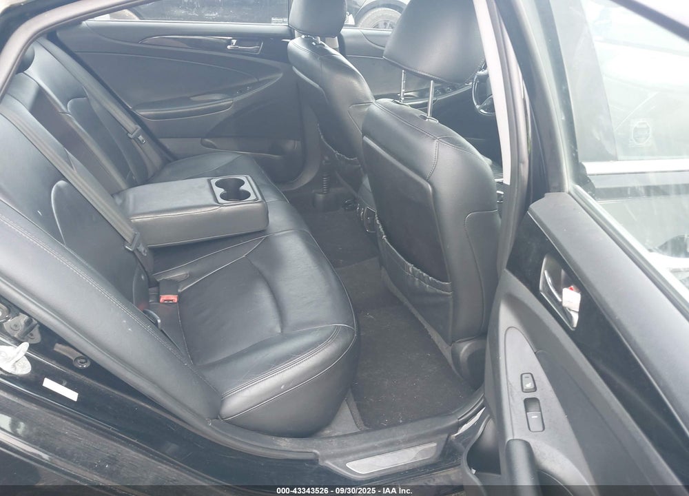 2011 HYUNDAI SONATA VIN: 5NPEC4AB2BH206379
