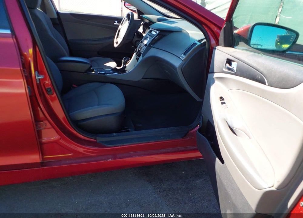2014 HYUNDAI SONATA VIN: 5NPEB4AC3EH925835