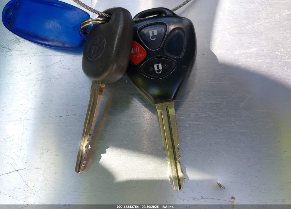 2011 TOYOTA YARIS VIN: JTDJT4K3XB5326369