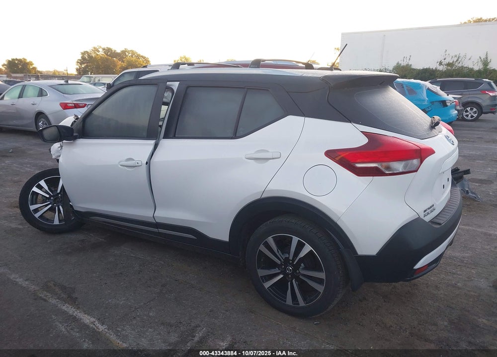 2018 NISSAN KICKS VIN: 3N1CP5CU1JL529551