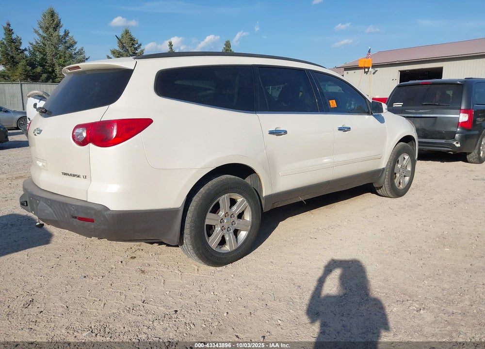 2011 CHEVROLET TRAVERSE VIN: 1GNKVJED0BJ412015