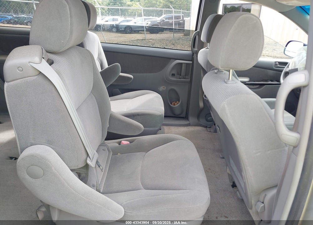 2005 TOYOTA SIENNA LE VIN: 5TDZA23C15S236649