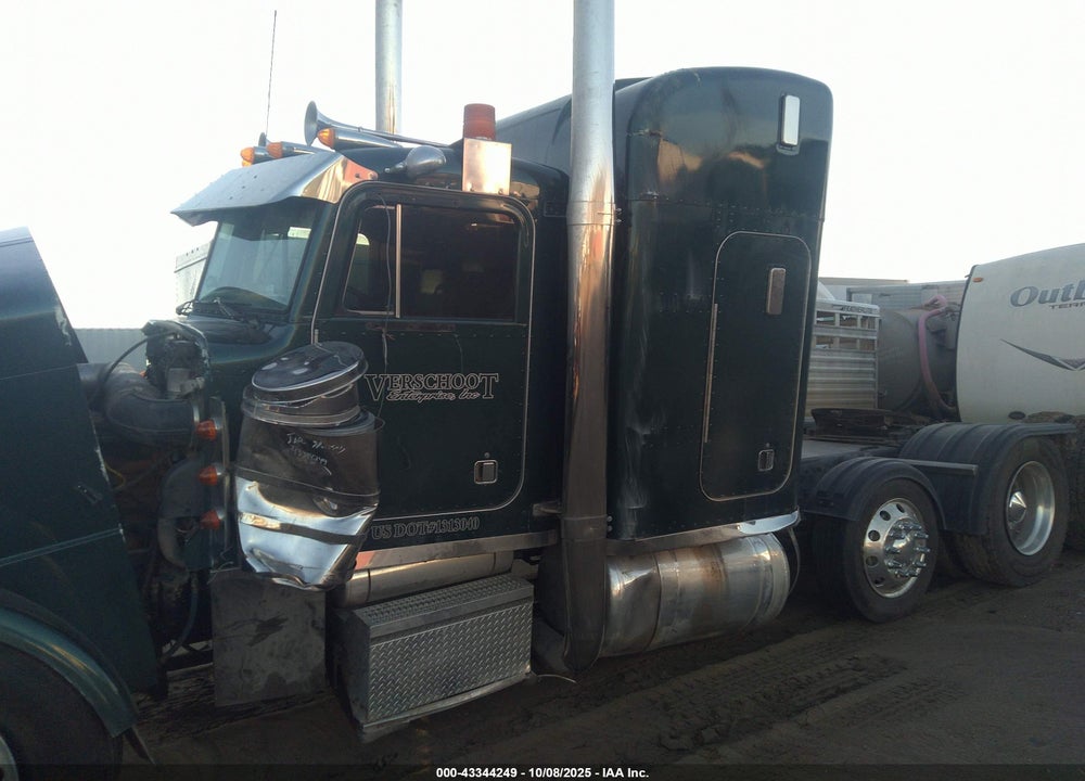 1996 PETERBILT 999 VIN: 1XP5DB9X4TD386827