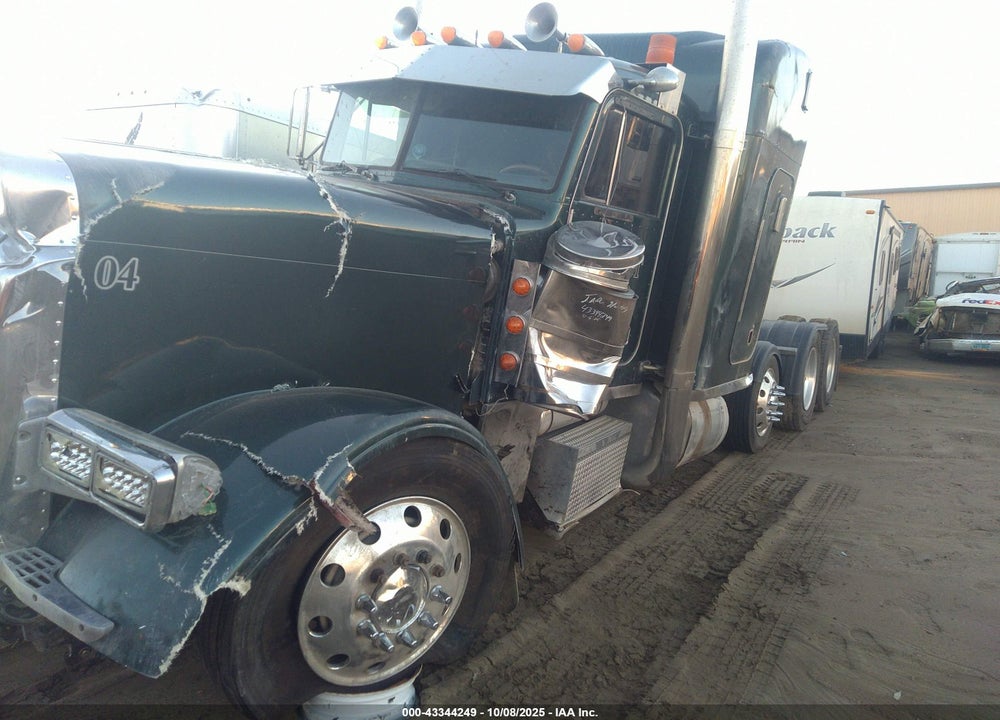 1996 PETERBILT 999 VIN: 1XP5DB9X4TD386827