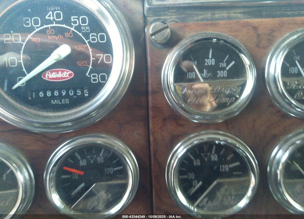 1996 PETERBILT 999 VIN: 1XP5DB9X4TD386827