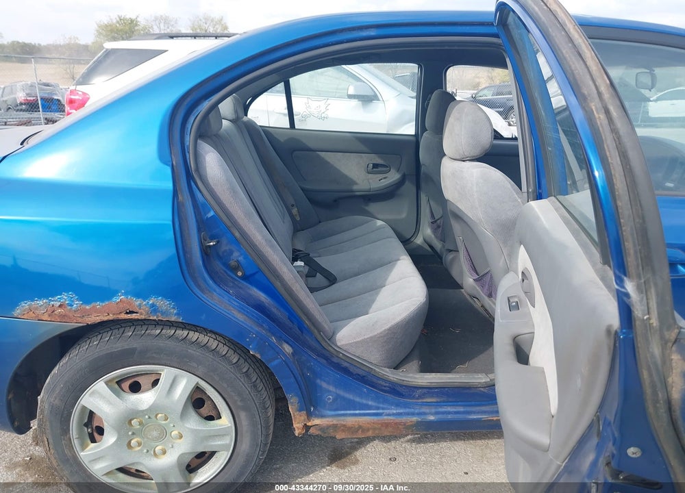 2005 HYUNDAI ELANTRA GLS/GT VIN: KMHDN46DX5U030929