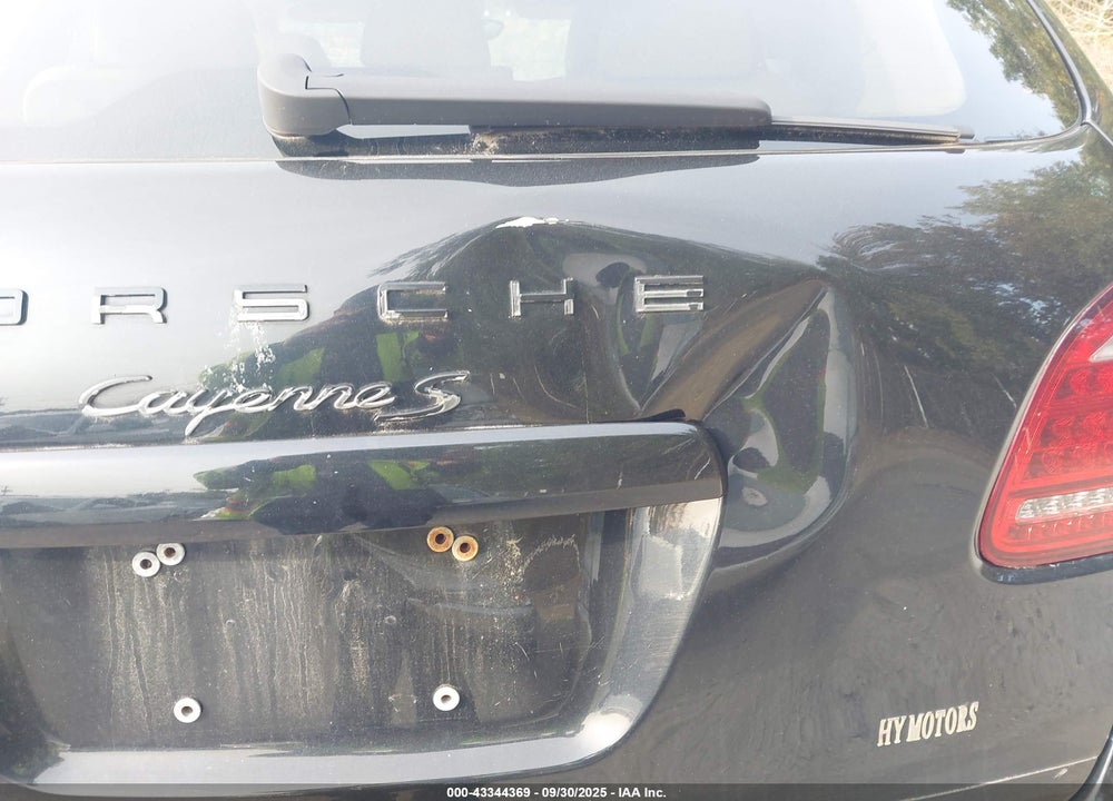 2011 PORSCHE CAYENNE VIN: WP1AB2A2XBLA45750