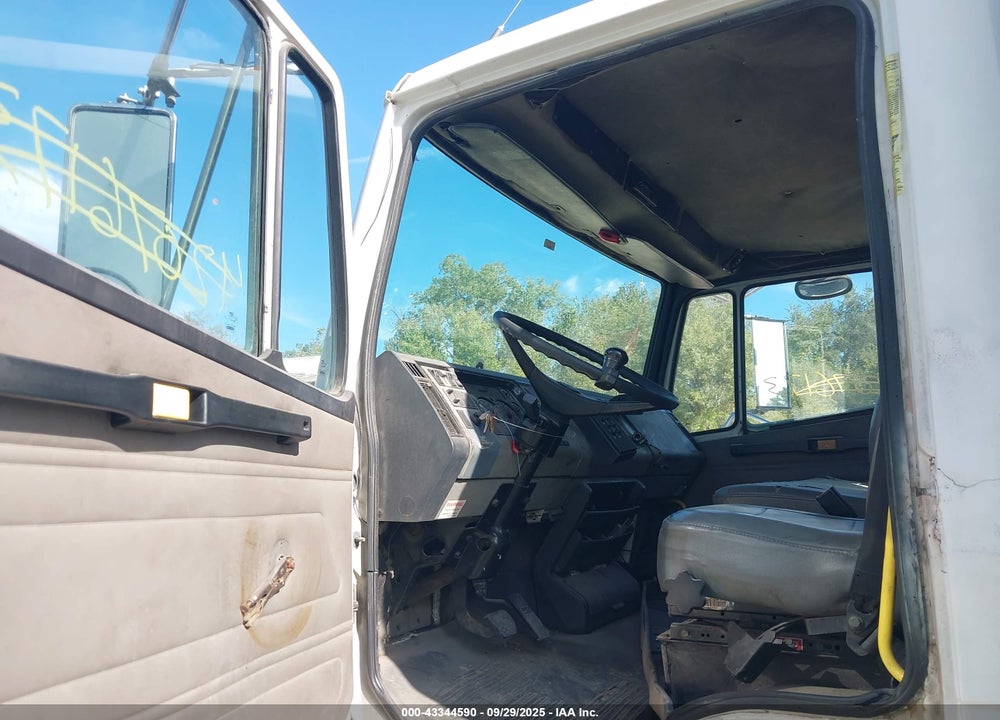 2003 FREIGHTLINER MEDIUM CONVENTIONAL FL70 VIN: 1FVABSAK83HK81744