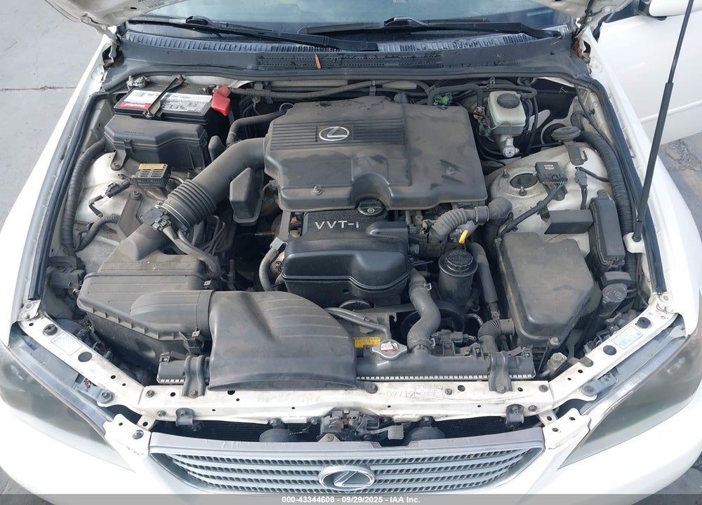 2001 LEXUS IS 300 VIN: JTHBD182110032366
