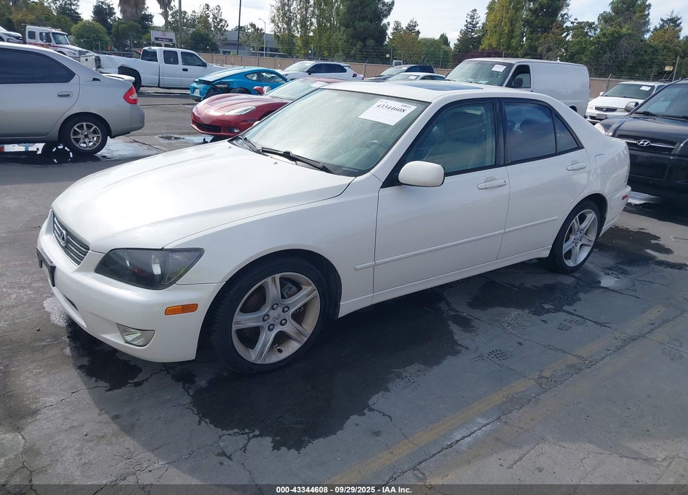 2001 LEXUS IS 300 VIN: JTHBD182110032366
