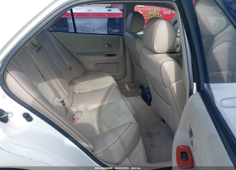 2001 LEXUS IS 300 VIN: JTHBD182110032366
