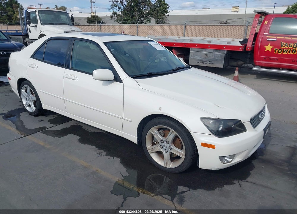 2001 LEXUS IS 300 VIN: JTHBD182110032366