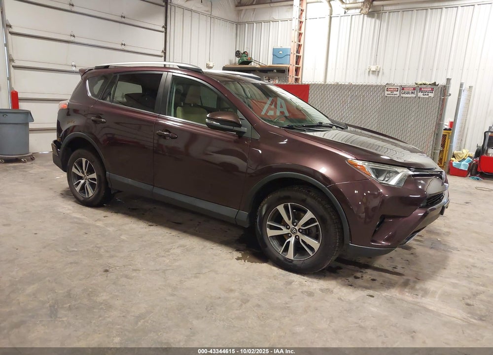 2017 TOYOTA RAV4 XLE VIN: 2T3RFREVXHW551865