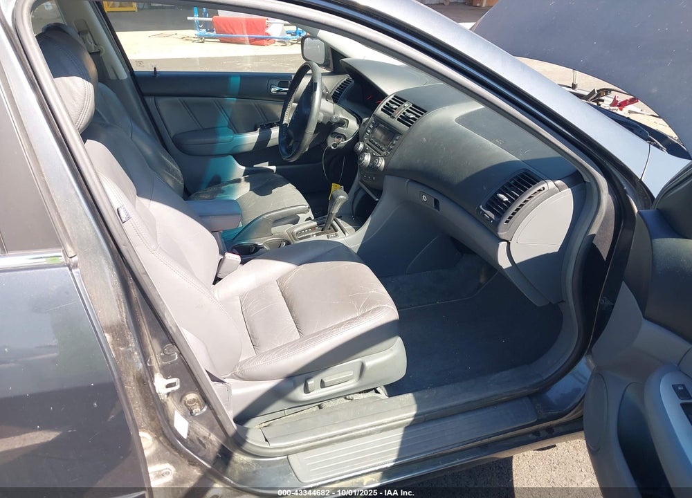 2004 HONDA ACCORD 3.0 EX VIN: 1HGCM66564A016566