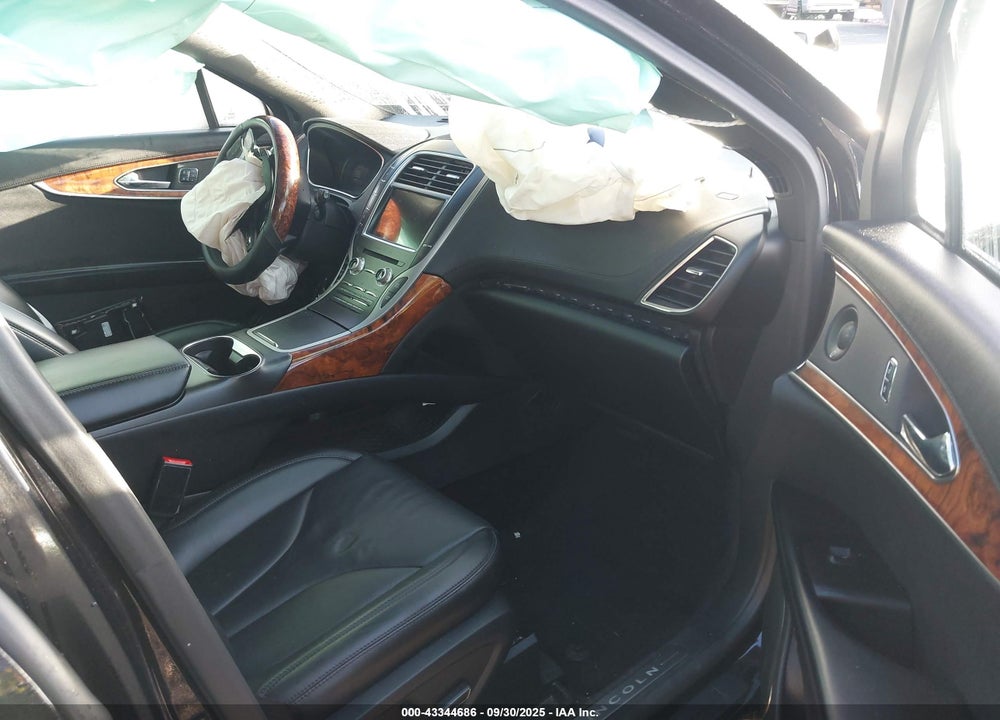 2016 LINCOLN MKX VIN: 2LMTJ8LP1GBL50277