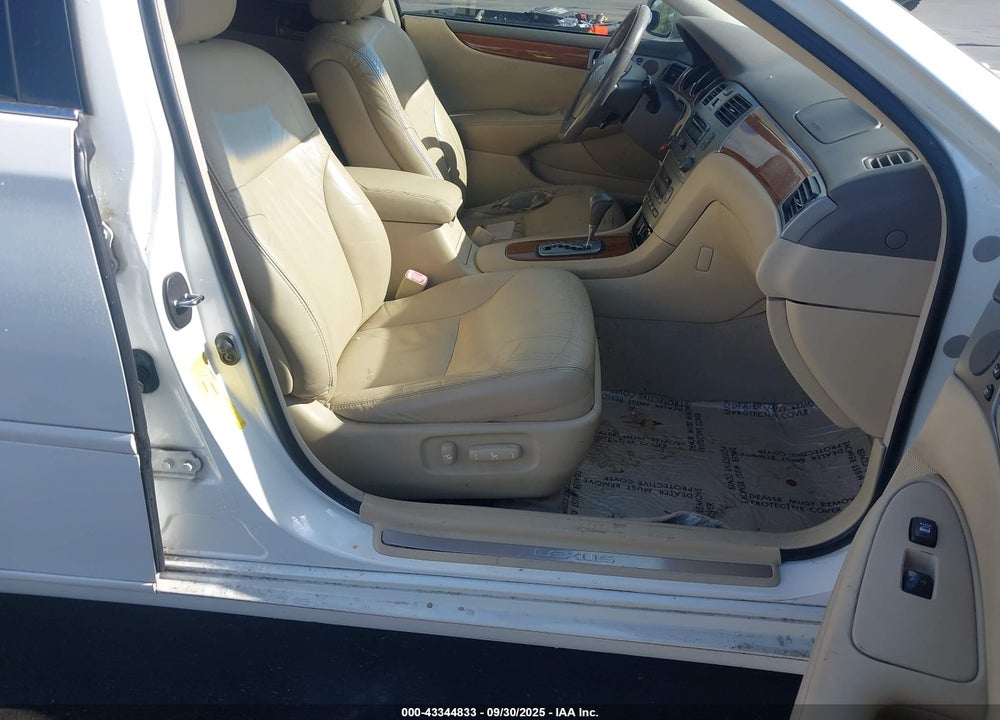 2005 LEXUS ES 330 VIN: JTHBA30GX55128162