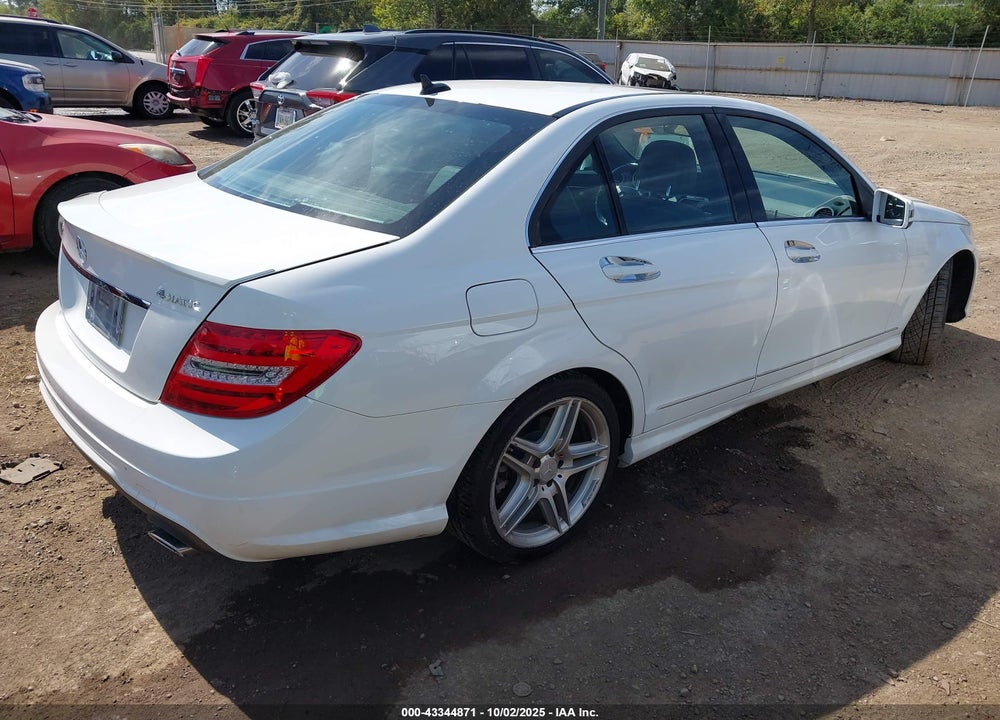 2014 MERCEDES-BENZ C 300 SPORT 4MATIC VIN: WDDGF8AB2ER310266