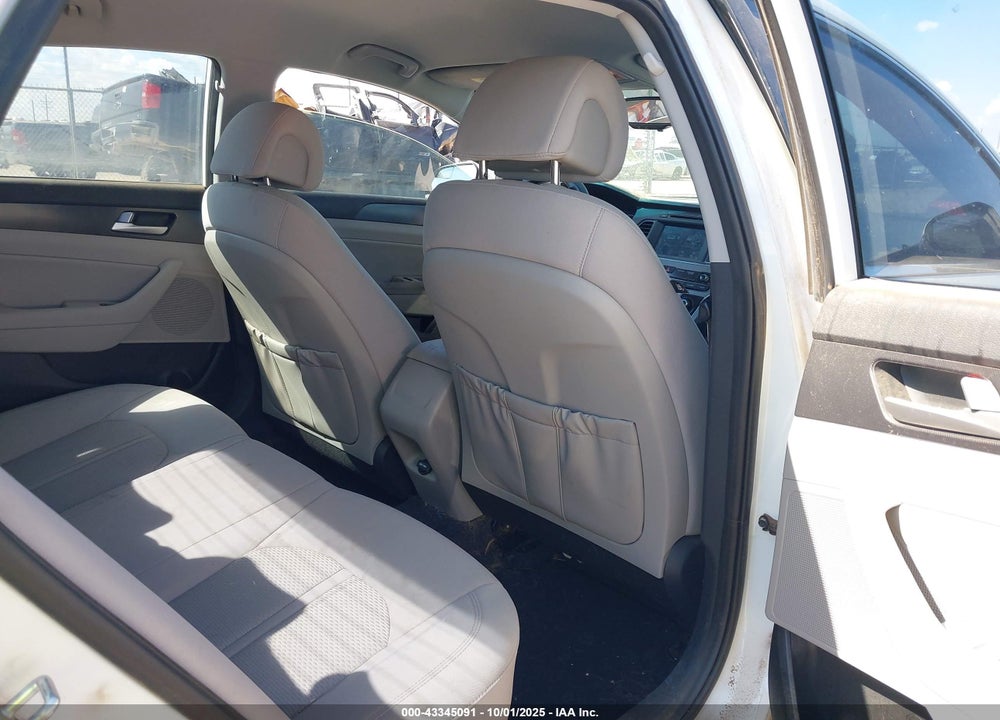 2017 HYUNDAI SONATA VIN: 5NPE34AF3HH438680