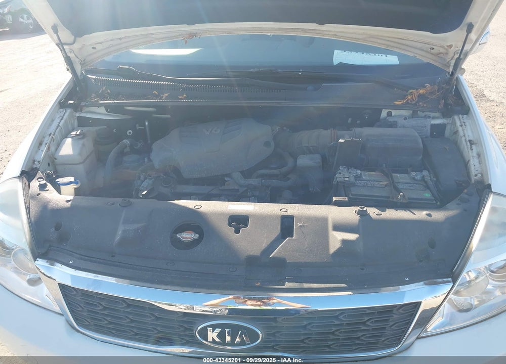 2011 KIA SEDONA LX VIN: KNDMG4C71B6409301