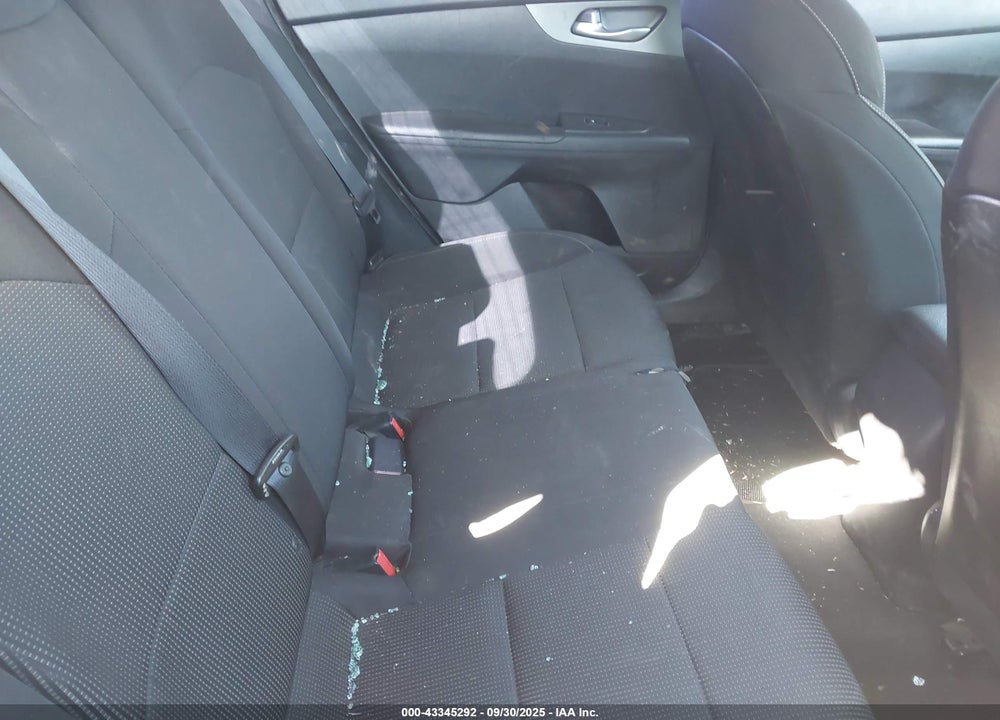 2019 KIA FORTE LXS VIN: 3KPF24ADXKE073142