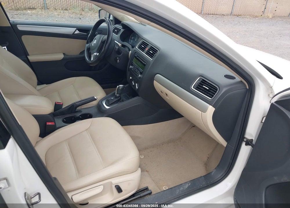 2013 VOLKSWAGEN JETTA VIN: 3VWDP7AJ8DM210343