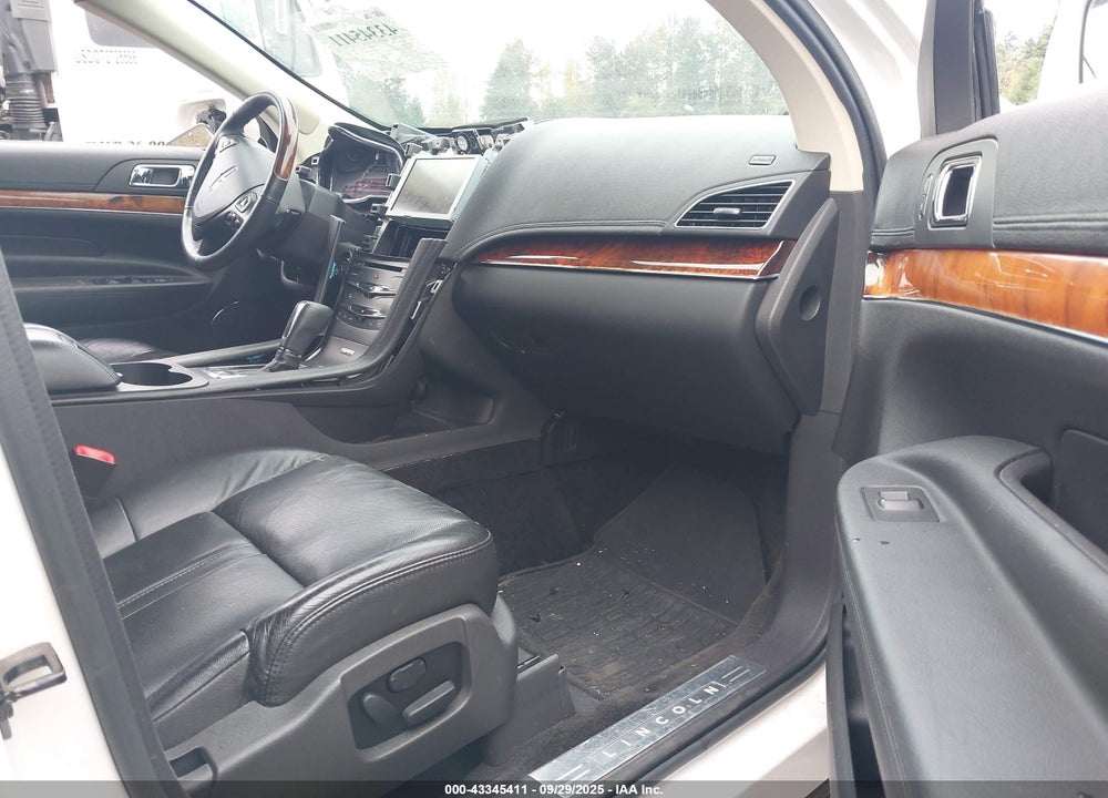 2014 LINCOLN MKT ECOBOOST VIN: 2LMHJ5ATXEBL58623