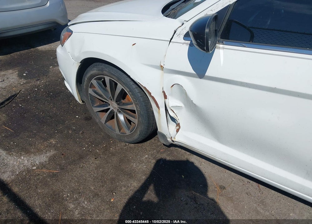 2013 CHRYSLER 200 VIN: 1C3CCBBG2DN745890