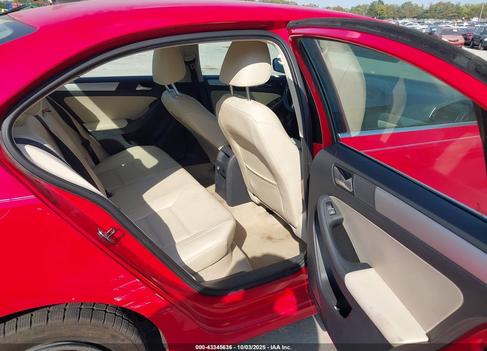 2013 VOLKSWAGEN JETTA 2.5L SE VIN: 3VWDX7AJ1DM255639