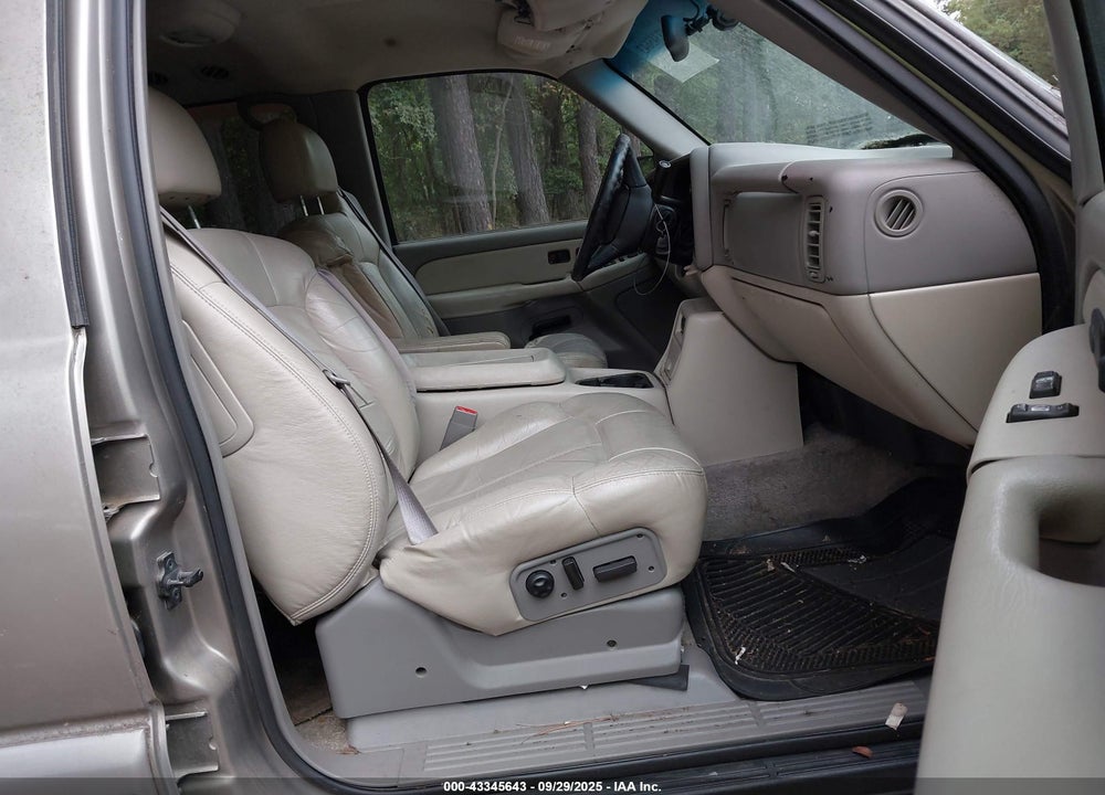 2002 CHEVROLET TAHOE LT VIN: 1GNEK13Z82J232558
