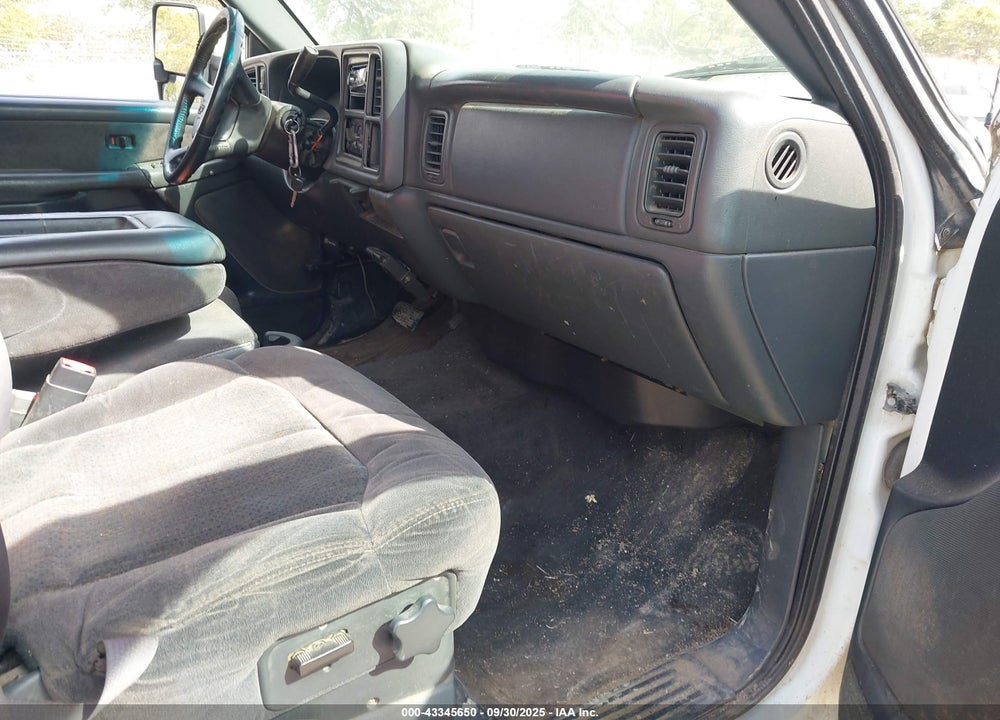 2002 CHEVROLET SILVERADO 2500HD LS VIN: 1GCHK23152F158881