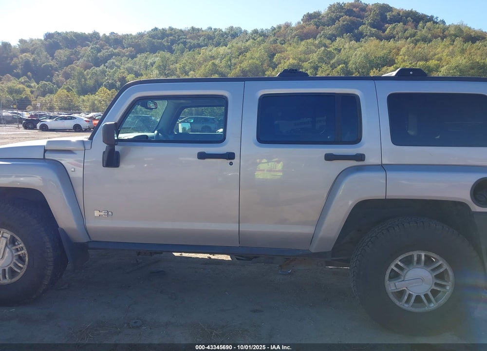 2007 HUMMER H3 SUV VIN: 5GTDN13E678212437