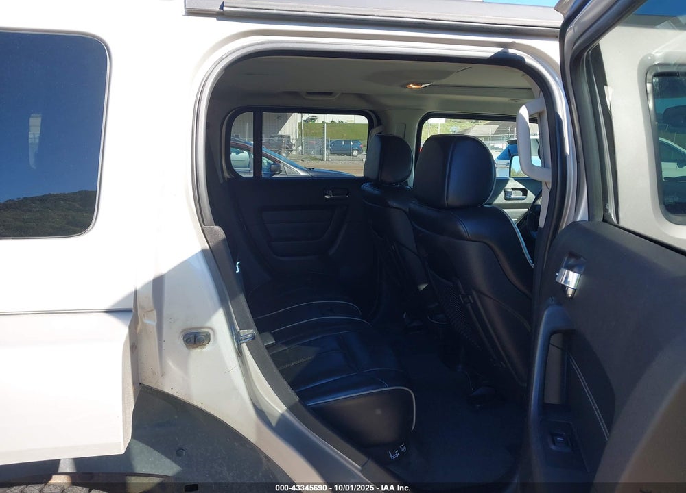 2007 HUMMER H3 SUV VIN: 5GTDN13E678212437