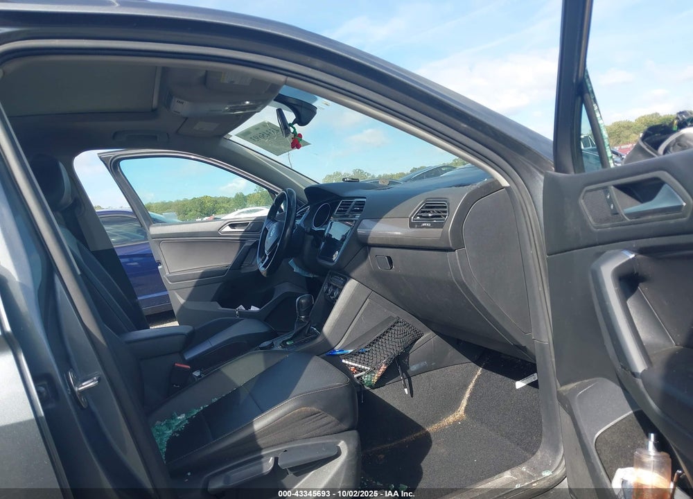 2019 VOLKSWAGEN TIGUAN 2.0T SE/2.0T SEL/2.0T SEL R-LINE/2.0T SEL R-LINE BLACK VIN: 3VV2B7AX3KM035401