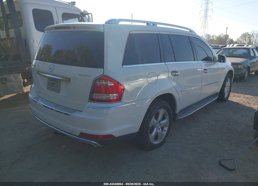 2011 MERCEDES-BENZ GL 450 4MATIC VIN: 4JGBF7BE7BA685857
