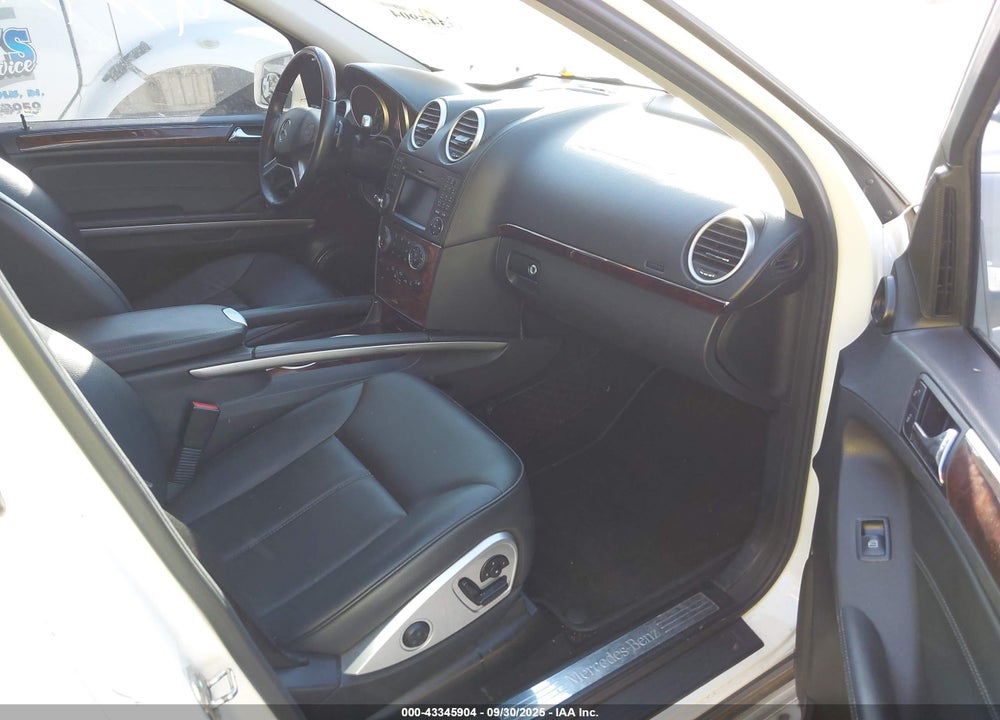 2011 MERCEDES-BENZ GL 450 4MATIC VIN: 4JGBF7BE7BA685857