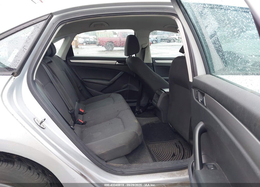 2013 VOLKSWAGEN PASSAT 2.5L S VIN: 1VWAP7A38DC046923