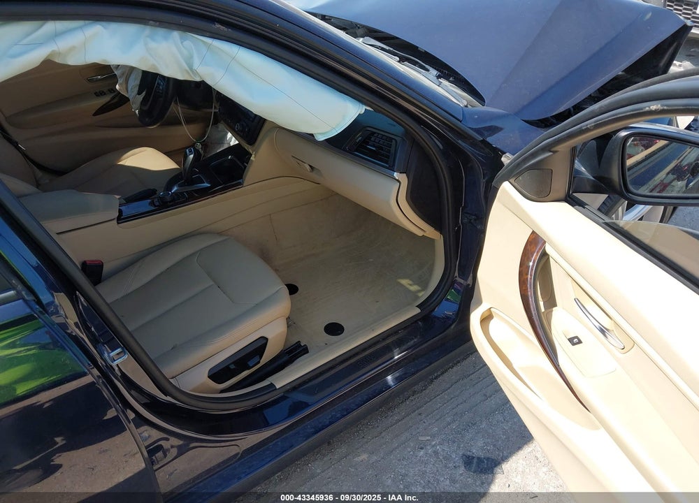 2014 BMW 3 SERIES VIN: WBA3A5G50ENP33004