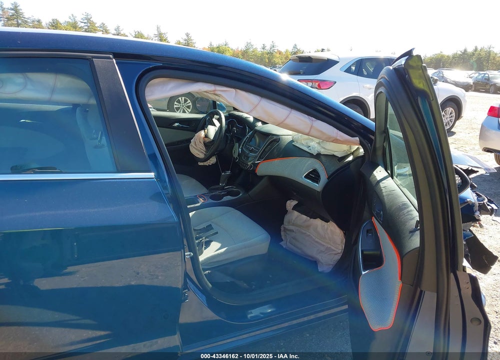 2019 CHEVROLET CRUZE LT VIN: 1G1BE5SMXK7124626
