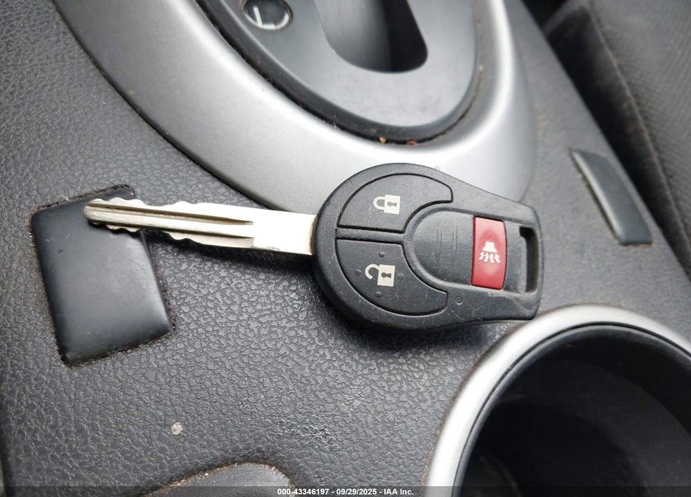 2015 NISSAN ROGUE VIN: JN8AS5MT8FW667117