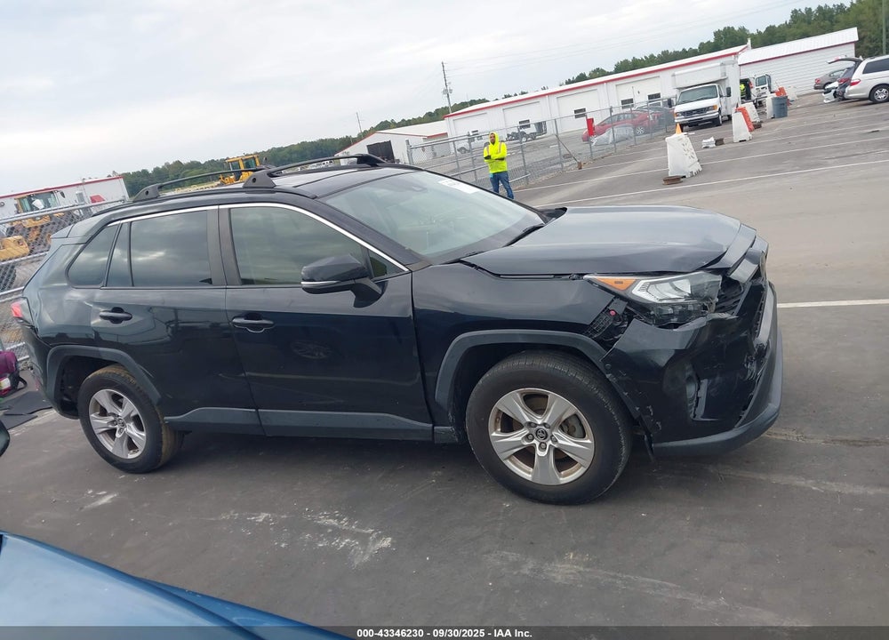 2019 TOYOTA RAV4 XLE VIN: JTMW1RFV9KD507442