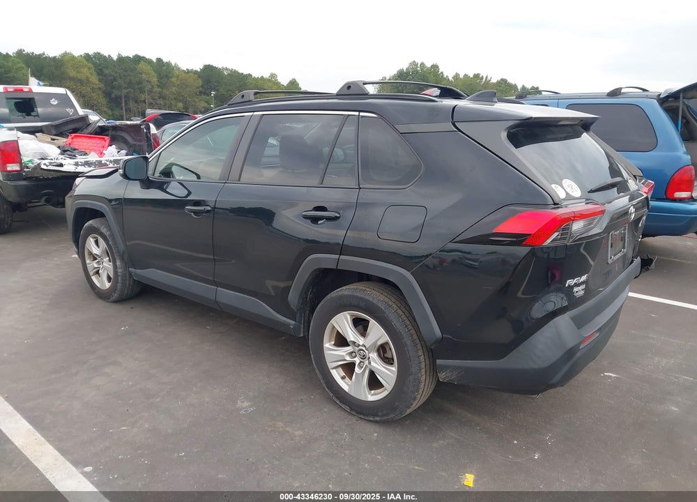 2019 TOYOTA RAV4 XLE VIN: JTMW1RFV9KD507442