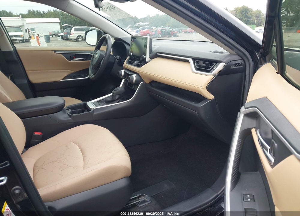 2019 TOYOTA RAV4 XLE VIN: JTMW1RFV9KD507442