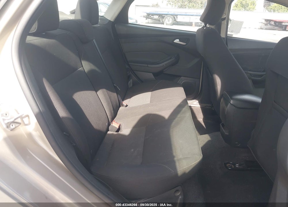 2017 FORD FOCUS SE VIN: 1FADP3F25HL333706