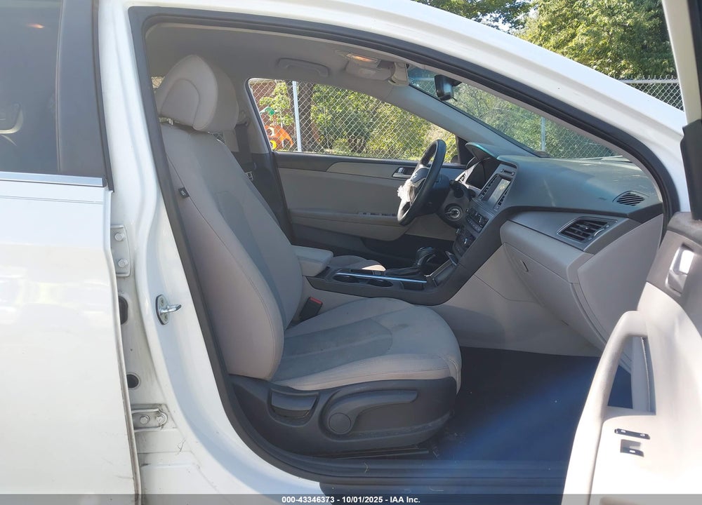 2016 HYUNDAI SONATA VIN: 5NPE24AF3GH302986
