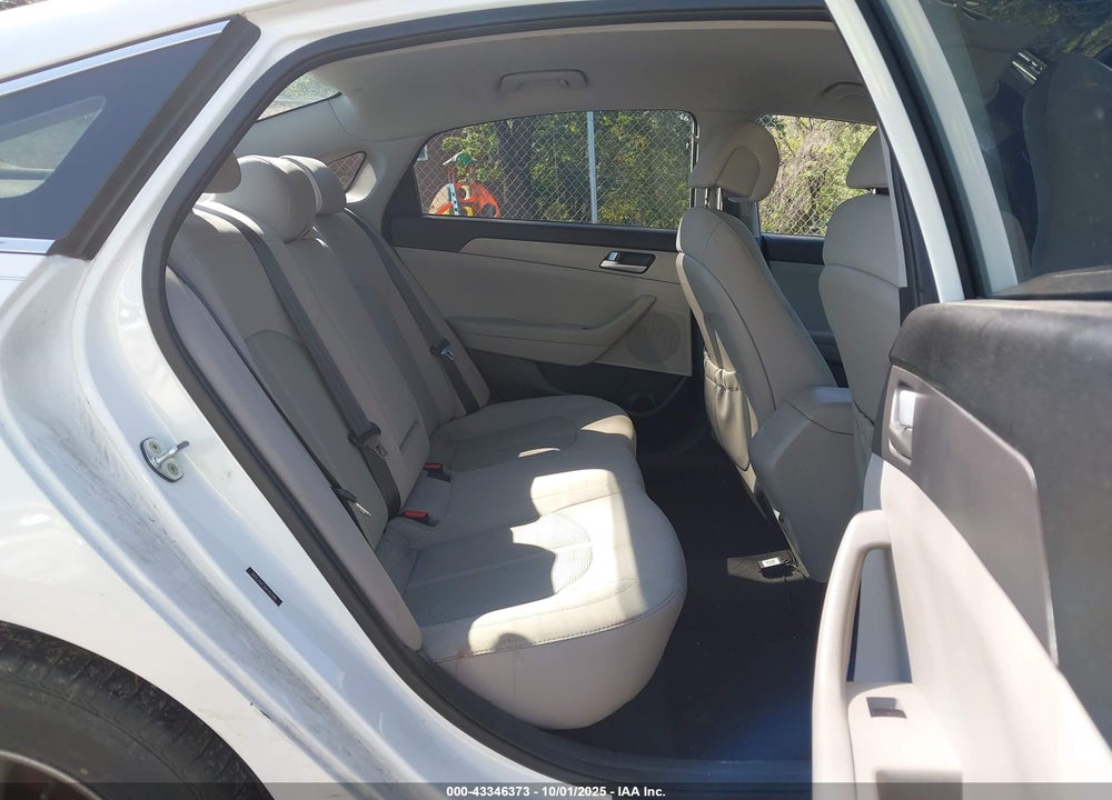 2016 HYUNDAI SONATA VIN: 5NPE24AF3GH302986