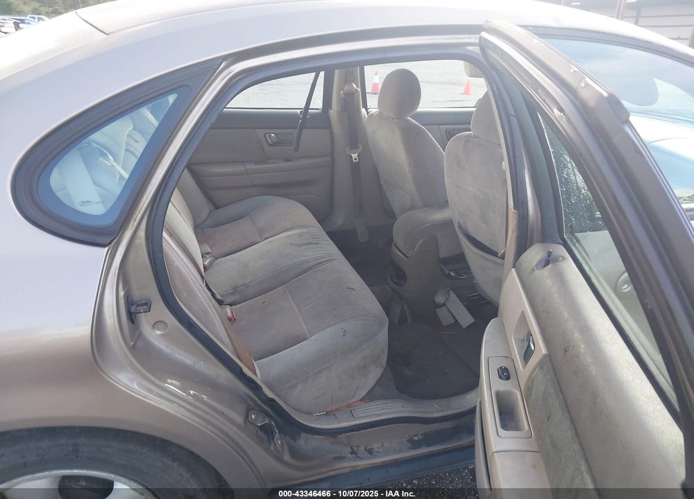 2002 FORD TAURUS SES VIN: 1FAFP55242A268811