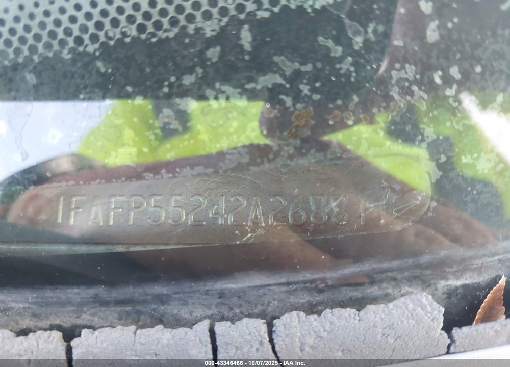 2002 FORD TAURUS SES VIN: 1FAFP55242A268811