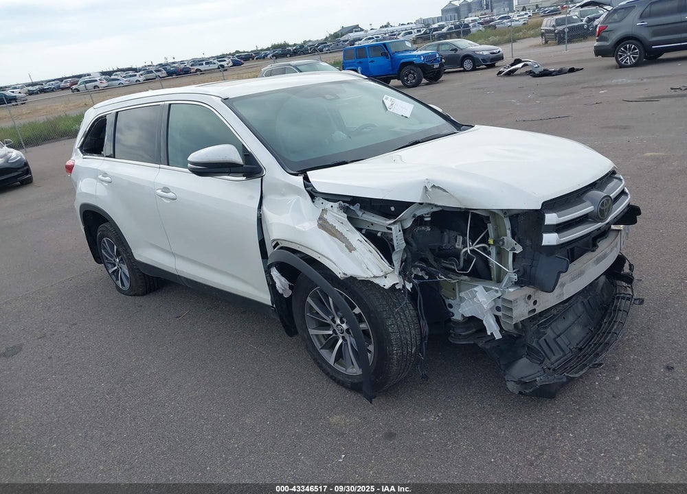 2019 TOYOTA HIGHLANDER XLE VIN: 5TDJZRFH0KS564839