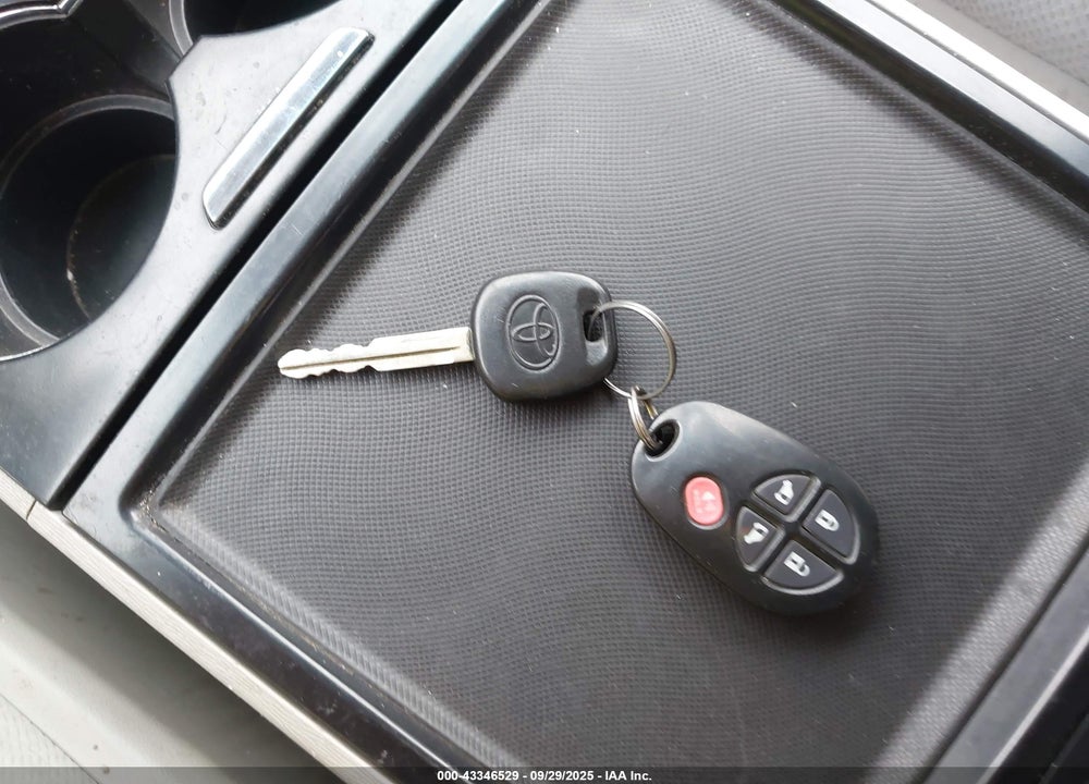 2012 TOYOTA SIENNA LE V6 8 PASSENGER VIN: 5TDKK3DC3CS276117